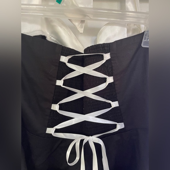 Black 50’s Silhouette Sweetheart Neckline Ribbon Corset Dress - Picture 4 of 10